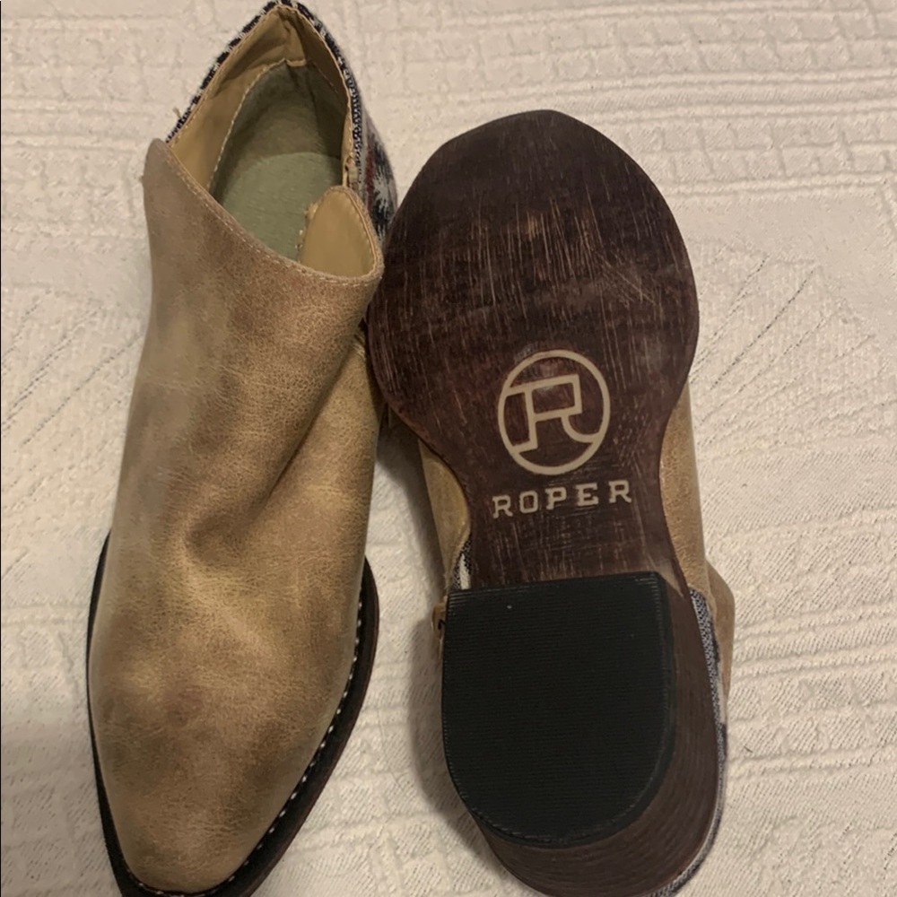 Roper sz 8 booties. Never worn.